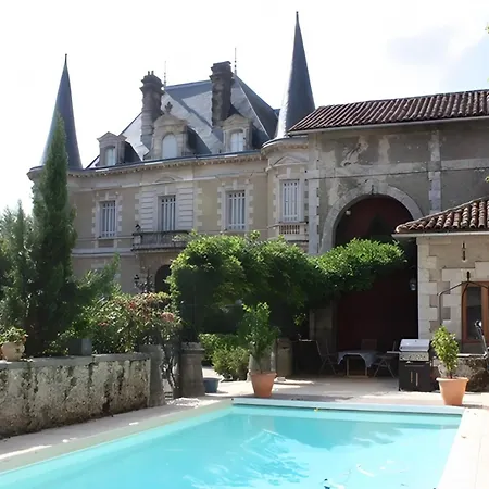D'hotes Chateau Bed and breakfast 3*