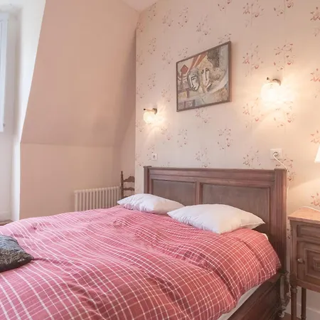 D'hotes Chateau 3*