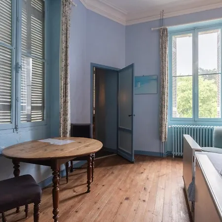 D'hotes Chateau Bed and breakfast Habas