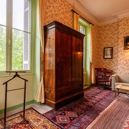 D'hotes Chateau Bed and breakfast 3*